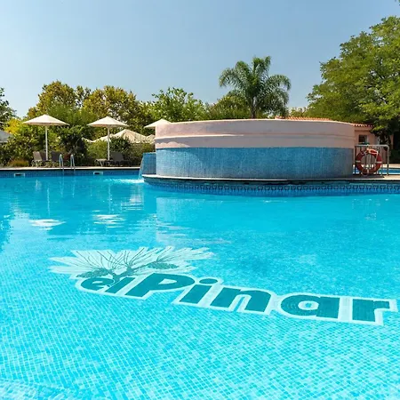 Alannia El Pinar Kamp alanı